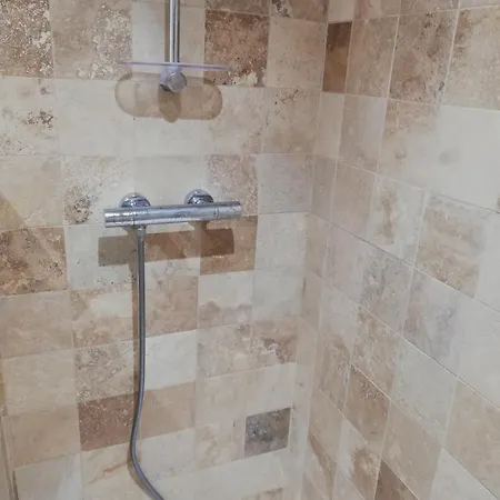 Casa vacanze Neuf Avec Piscine Tulette